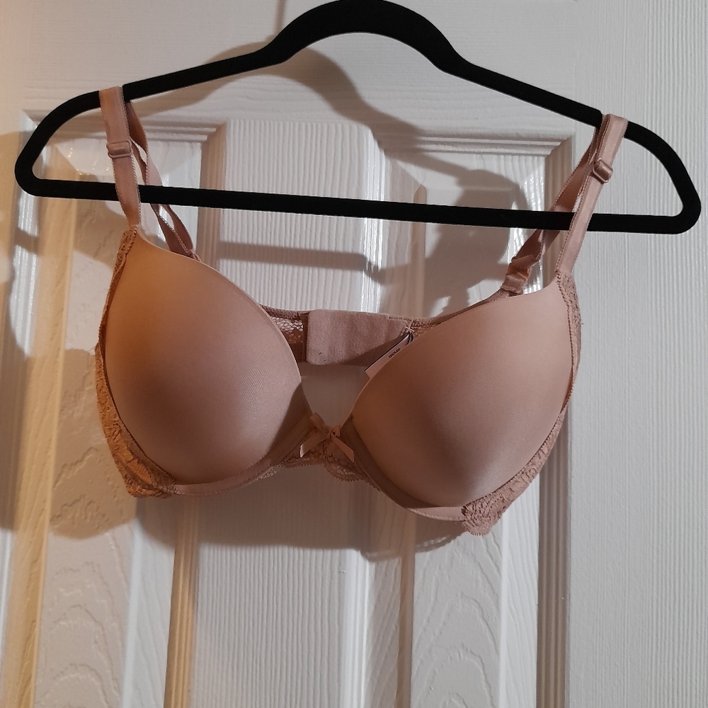 Bras - Picture 3 of 3